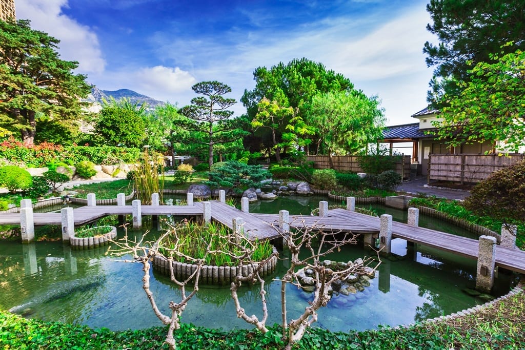 Japanese Garden shutterstock_232843738 (1)