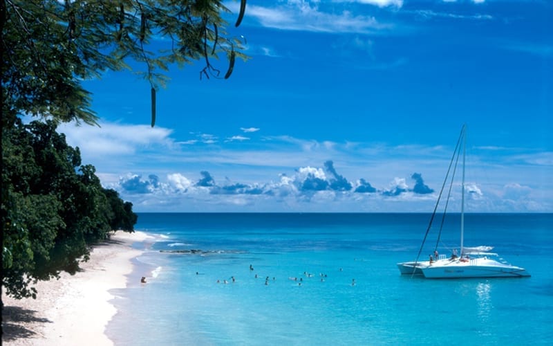 Praia encantadora em Barbados