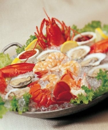 thecapitalgrille-shellfishplatter
