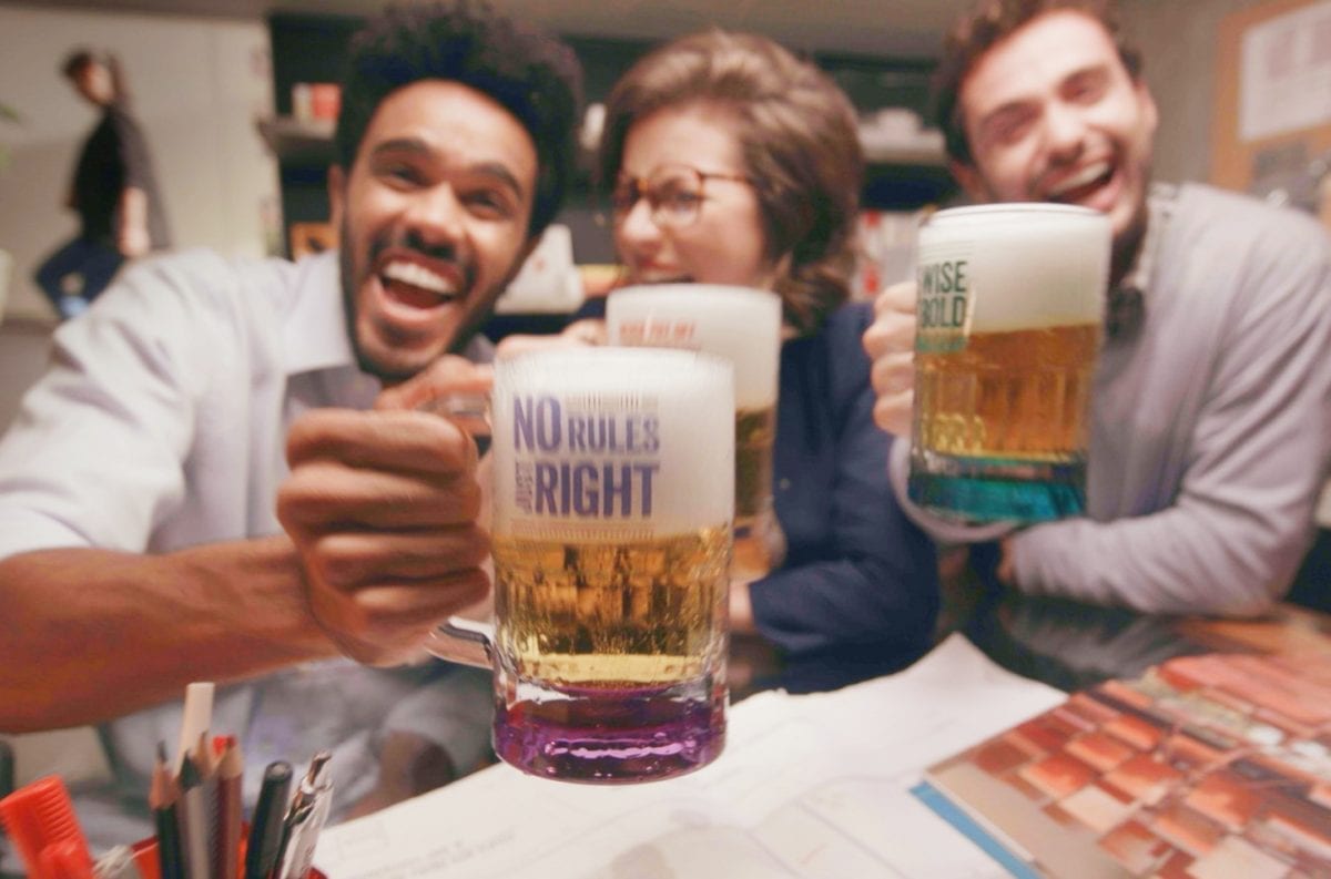 Canecas personalizadas do Outback Steakhouse
