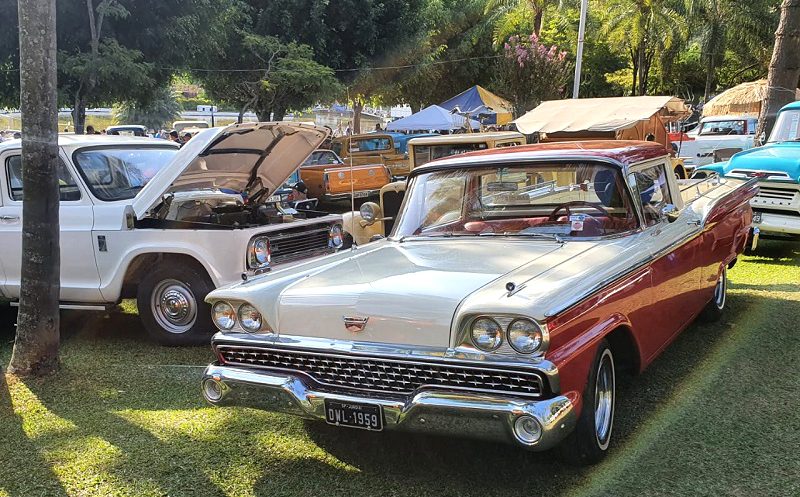Encontro e Exposição de Carros Antigos