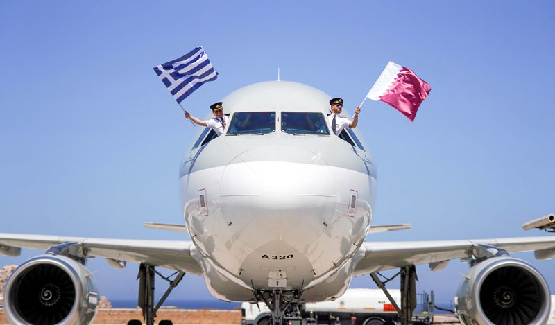 Voo inaugural da Qatar Airways para Santorini