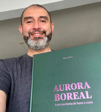 Marco Brotto e o livro de sua autoria