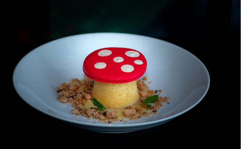 Alice e O Chapeleiro tem menu temático