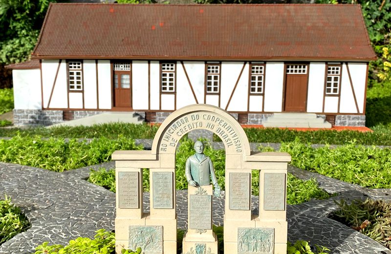 Mini Mundo reabre com novidade, em Gramado
