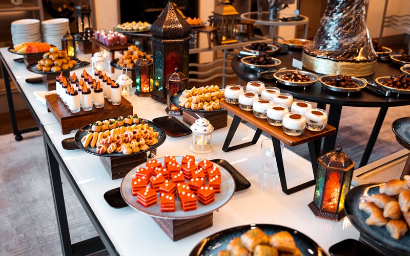 Ramadã em Dubai: gastronomia no Iftar