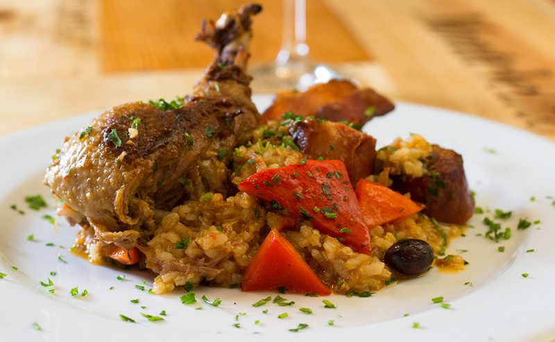 Bacalhau Vinho & Cia promove wine-dinner dia 8 de março