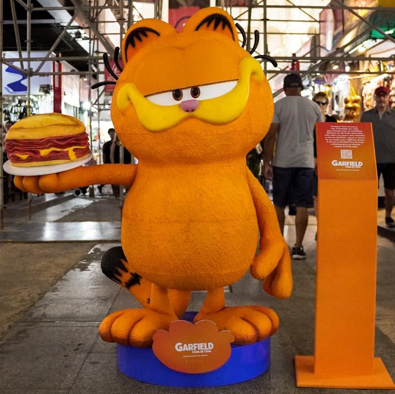 Garfield, o gato mais famoso do mundo, no Mercadão