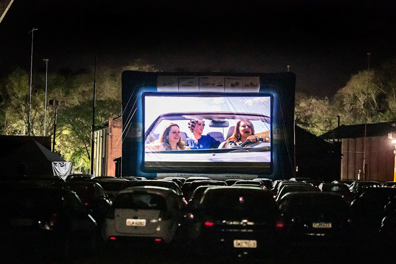 Tecnologia de ponta no cine drive-in