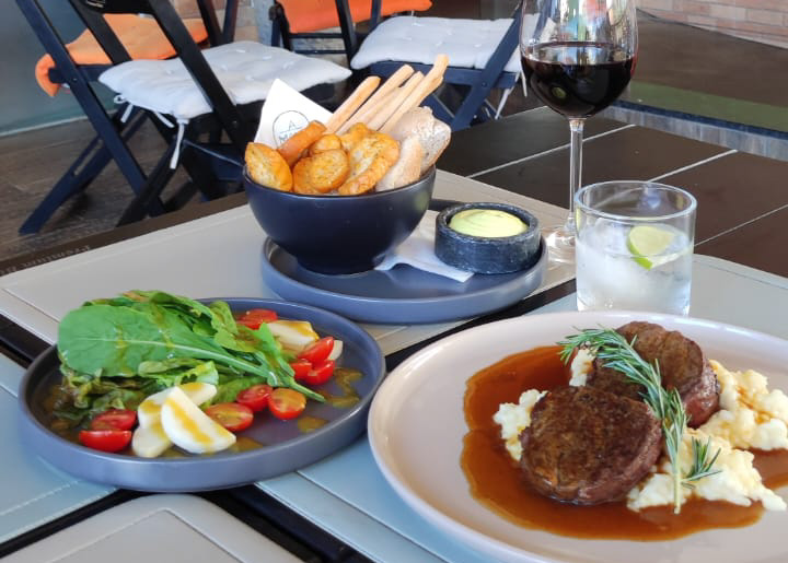 Socorro: A.Mana Gastrobar