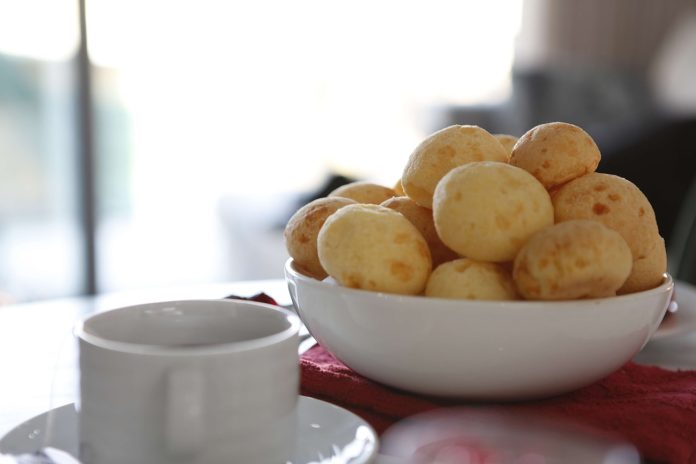 De Minas para o mundo: pão de queijo conquista paladares