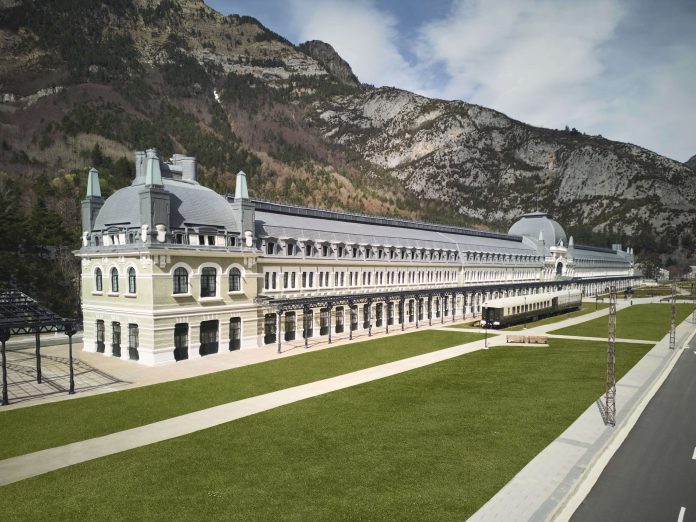 Hotels dot com_Salvaged Stays_Canfranc Estacion hotel_Credit Courtesy of Expedia Group 1 Tendências de viagens 2026: destinos e preferências