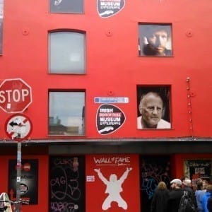 Wall of Fame com as fotos de irlandeses famosos