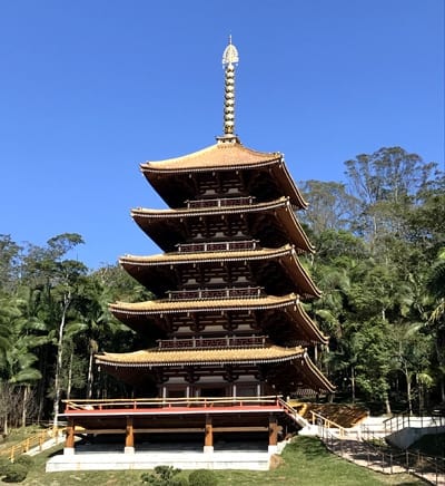 Torre de Miroku é a maior torre japonesa do Brasil