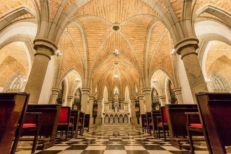 Cripta da Catedral da Sé faz 100 anos e tem concertos gratuitos