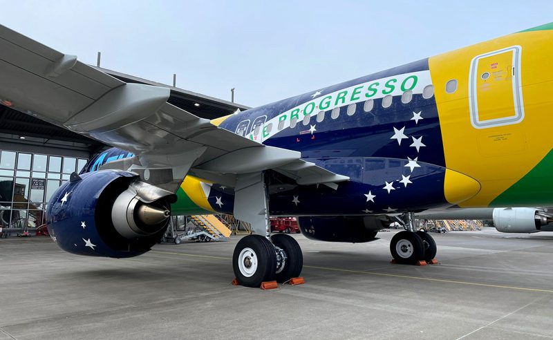 Nova empresa aérea sendo certificada no Brasil, Braspress já tem avião  pintado, e as cores são azul e laranja