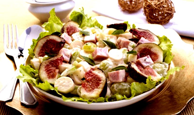 Receitas leves e refrescantes - Salada verde de figo com presunto