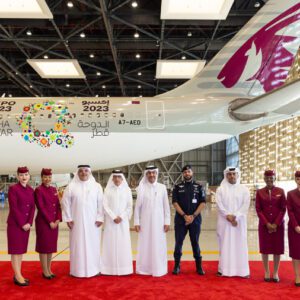 Expo 2023 Doha: Qatar Airways pinta aeronave A330-300