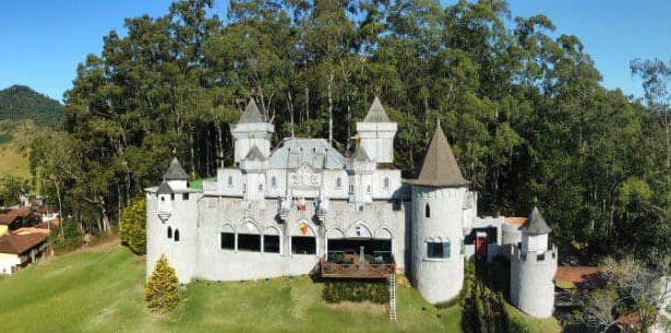 Castelo Medieval do resort Le Canton