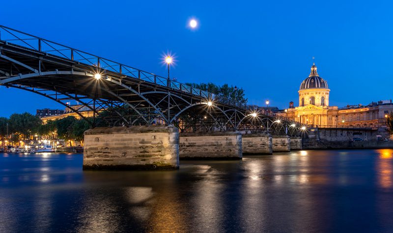 Pont des Arts na capital da França