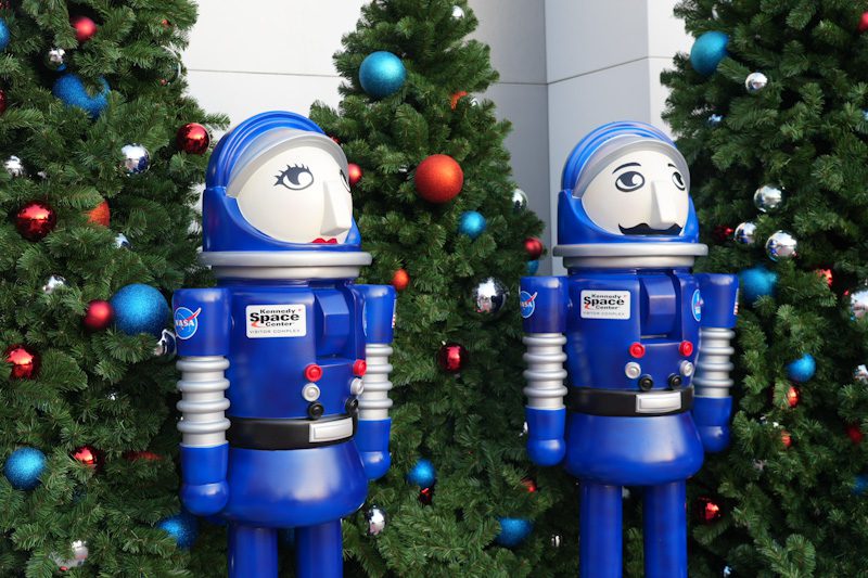 Kennedy Space Center transforma o Natal em jornada interestelar