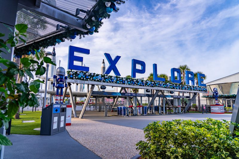 Kennedy Space Center transforma o Natal em jornada interestelar