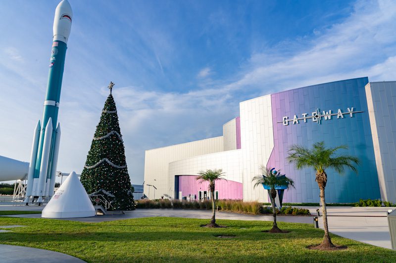 Kennedy Space Center transforma o Natal em jornada interestelar