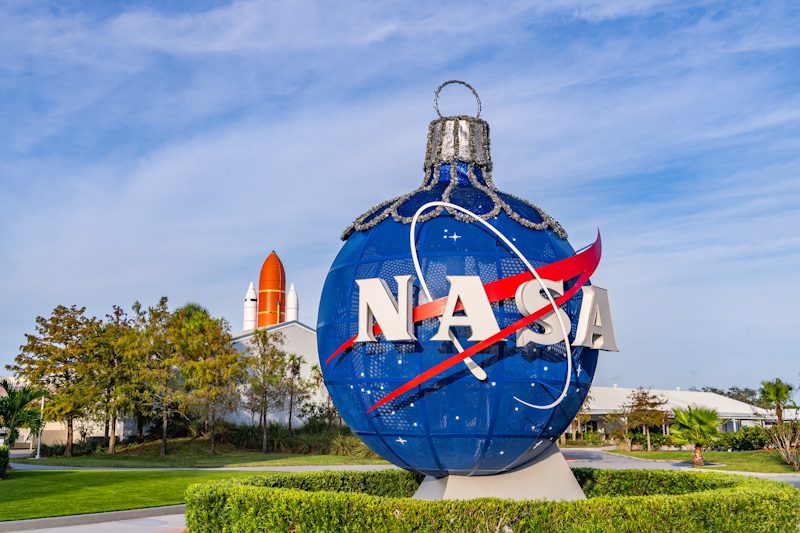 Kennedy Space Center transforma o Natal em jornada interestelar