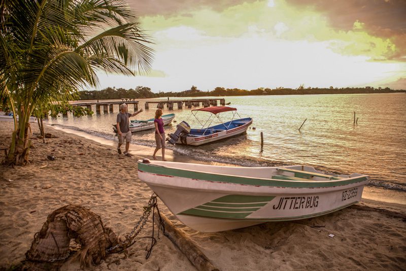 Pôr do Sol em Belize: Espetáculo natural de romance e beleza