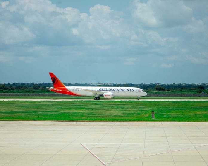 TAAG estreia Boeing 787 Dreamliner em voo ao Brasil