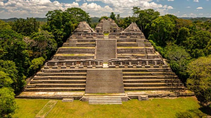 Belize revela tesouros arqueológicos maias fascinantes