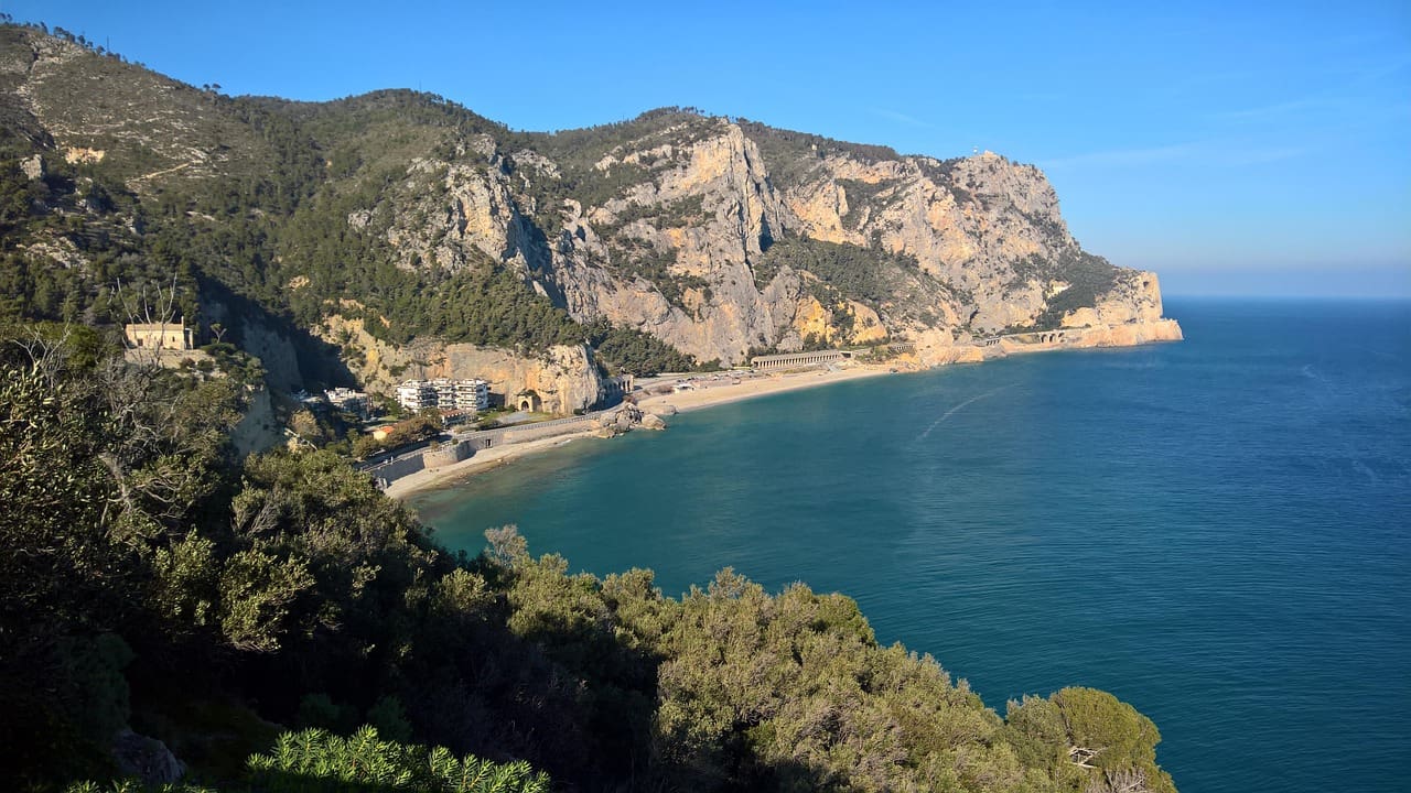 Praia de Varigotti na Ligúria