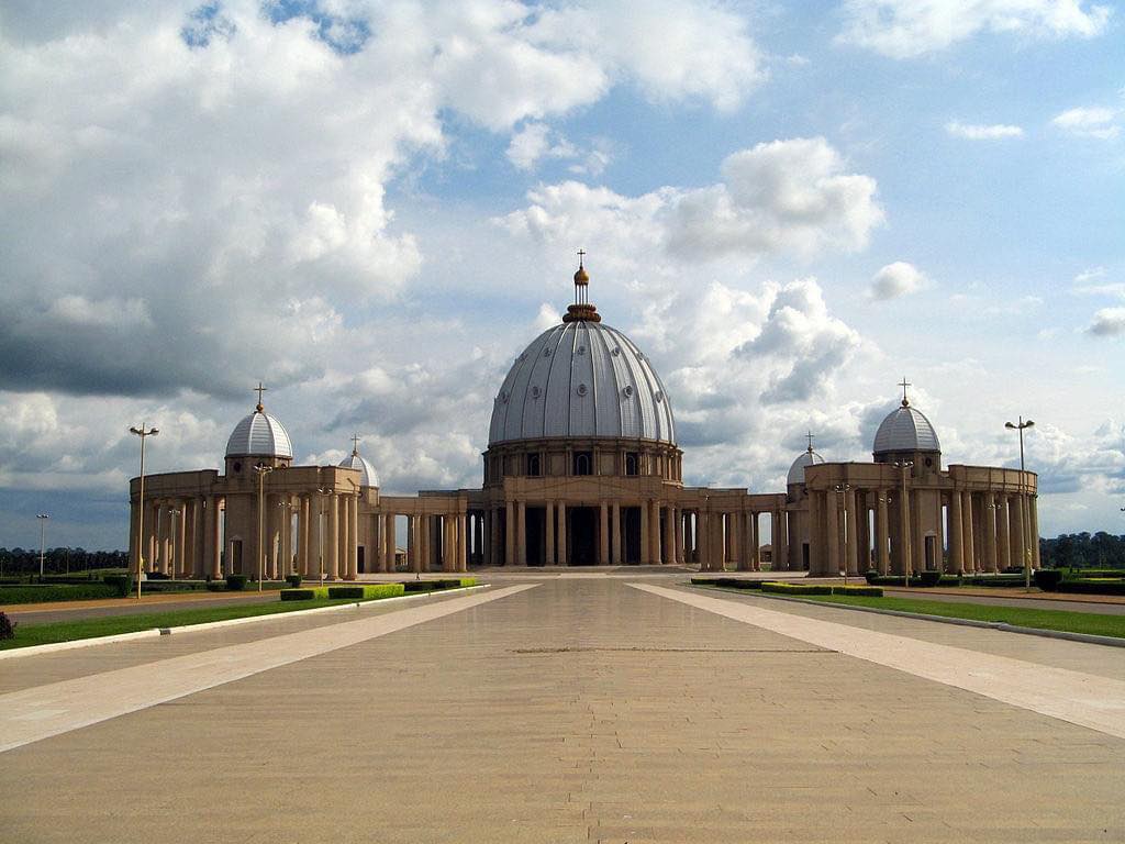 Basílica de Nossa Senhora da Paz em Yamoussoukro