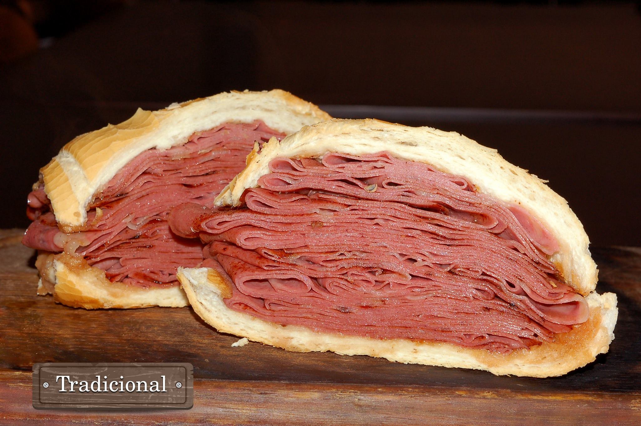 Dia da Mortadela: sanduíches são tradição no Mercadão de SP 