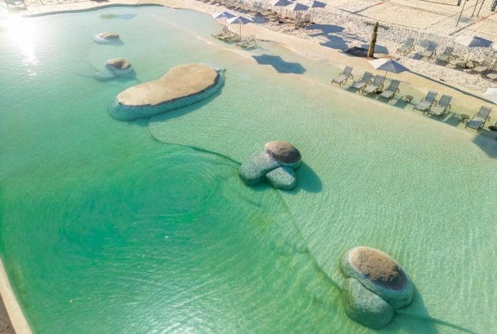 Mavsa Resort inaugura Praia Mavsa com show de Alexandre Pires