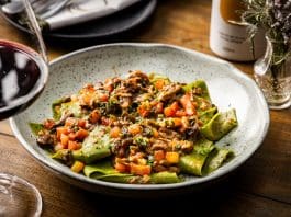 Zena celebra 17 anos com menu especial da Ligúria