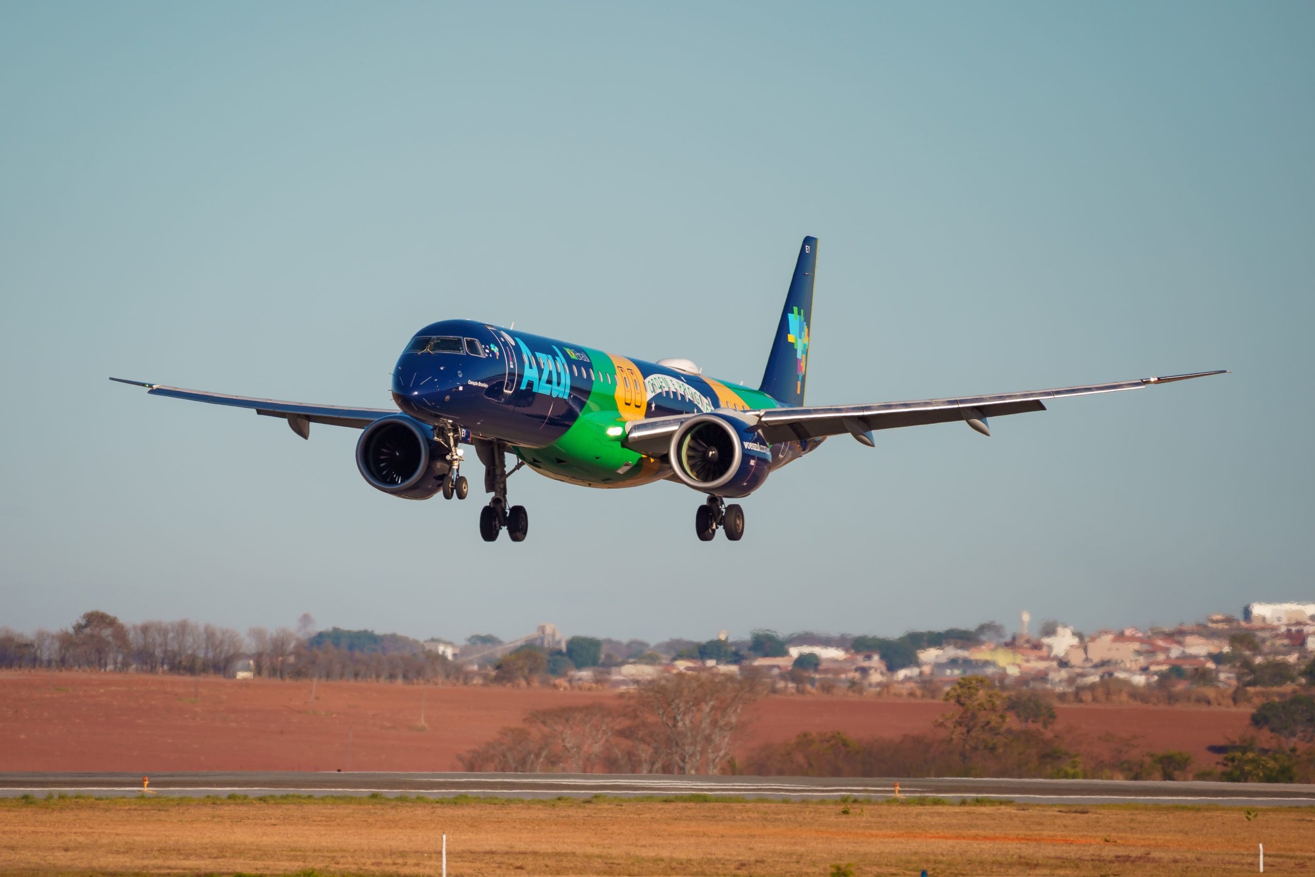 Azul faz homenagem aérea à Seleção em Copacabana