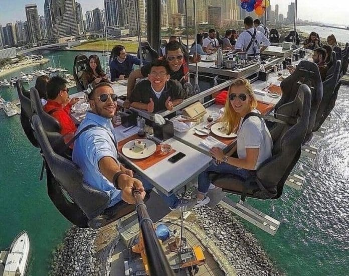 Experiência gastronômica nas alturas celebra amor em São Paulo