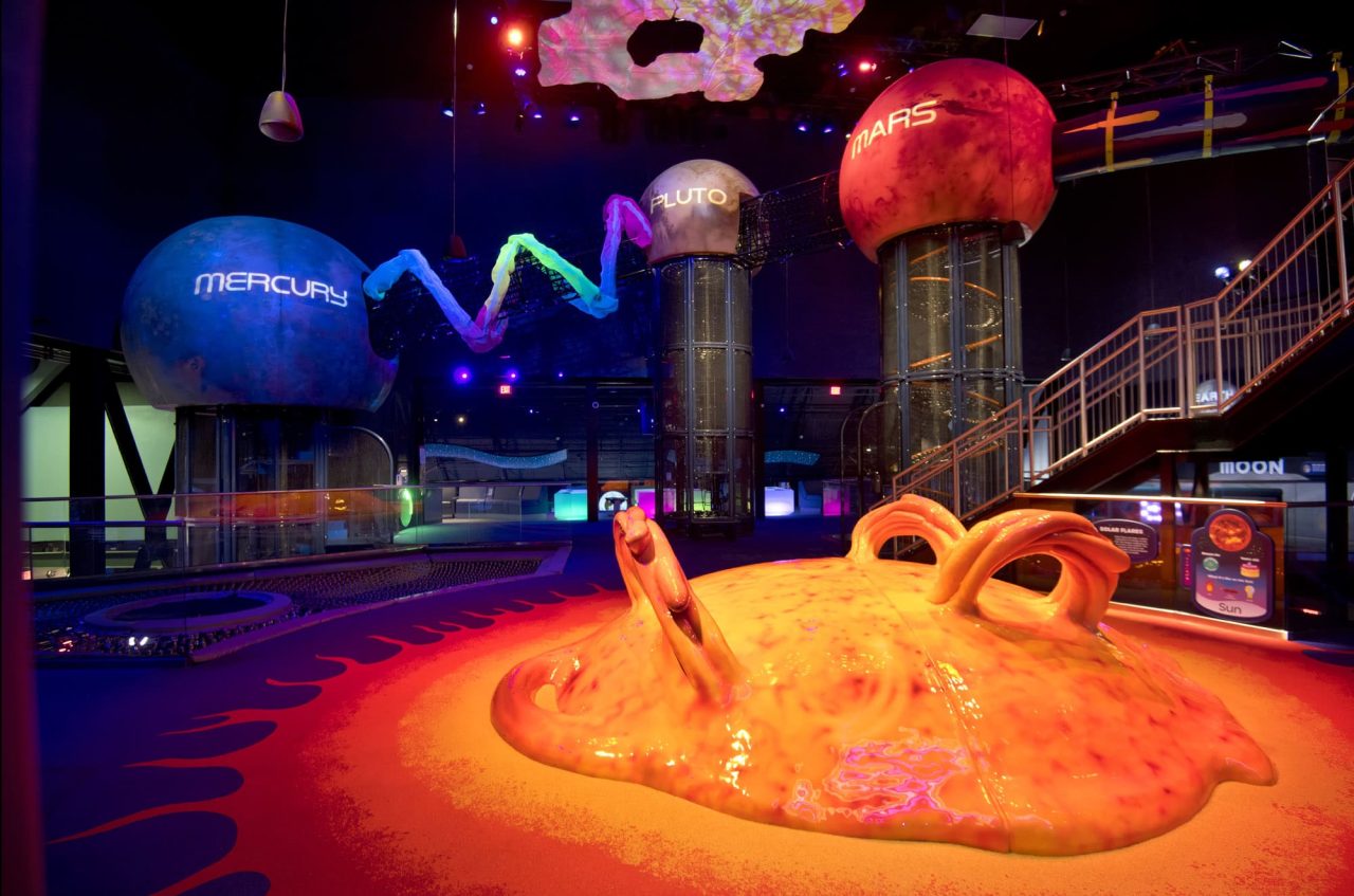 Kennedy Space Center une diversão e aprendizado infantil