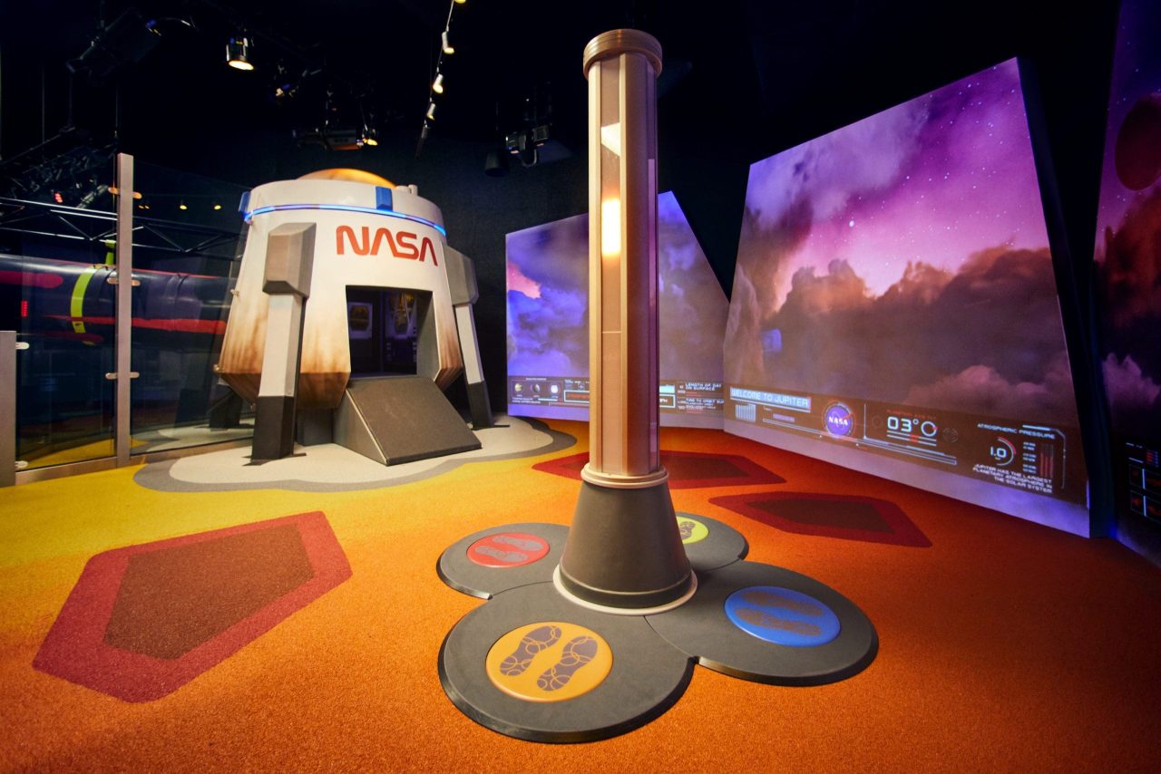 Kennedy Space Center une diversão e aprendizado infantil
