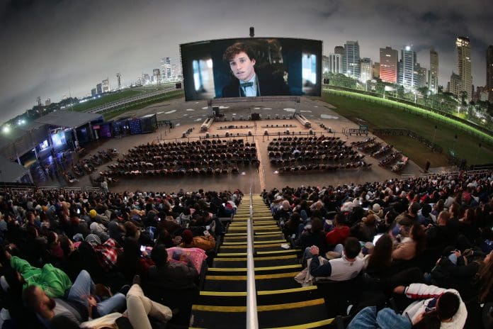 Open Air Brasil retorna a São Paulo com cinema ao ar livre