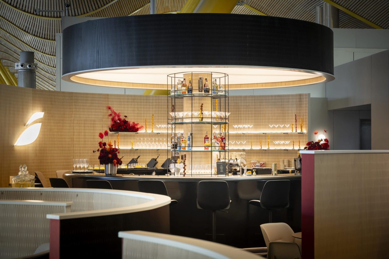 Iberia inaugura nova sala premium Emerald Lounge Sorolla